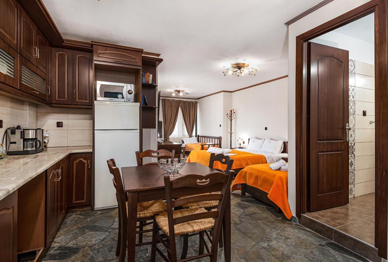 Limnaio Hotel Khrisokhórafa Buitenkant foto