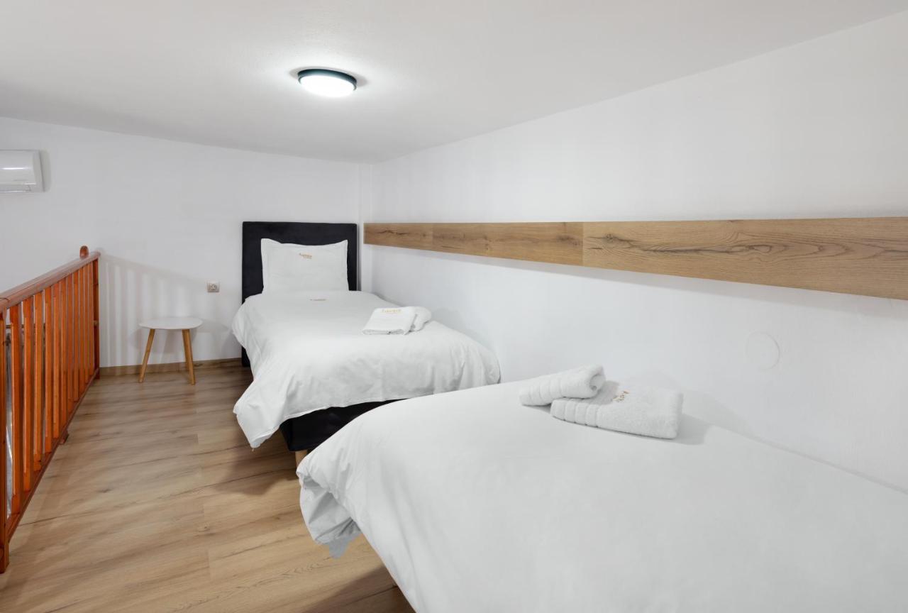 Limnaio Hotel Khrisokhórafa Buitenkant foto
