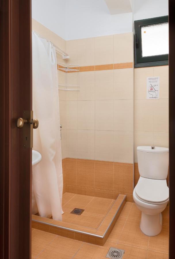 Limnaio Hotel Khrisokhórafa Buitenkant foto