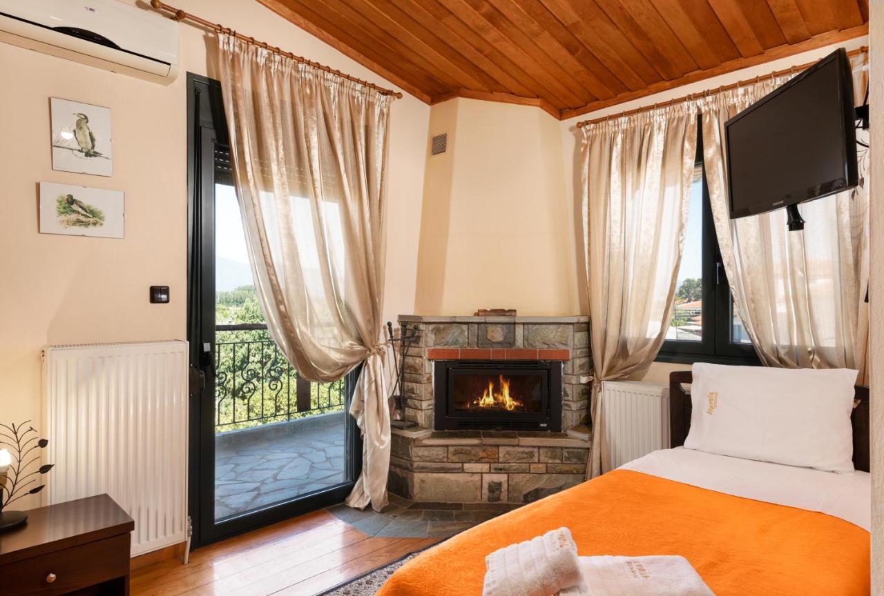 Limnaio Hotel Khrisokhórafa Buitenkant foto