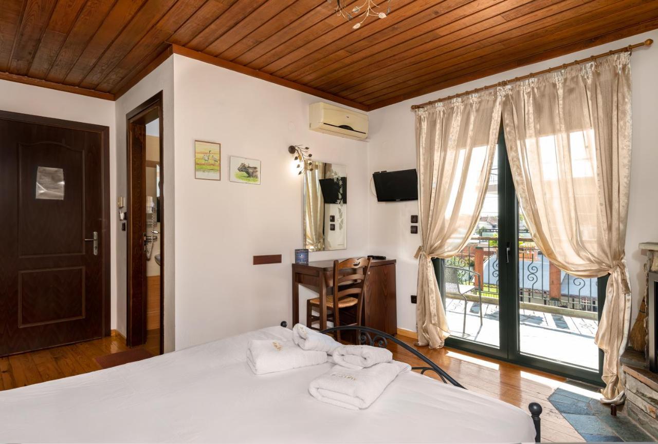 Limnaio Hotel Khrisokhórafa Buitenkant foto