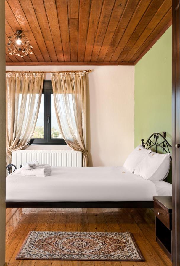Limnaio Hotel Khrisokhórafa Buitenkant foto