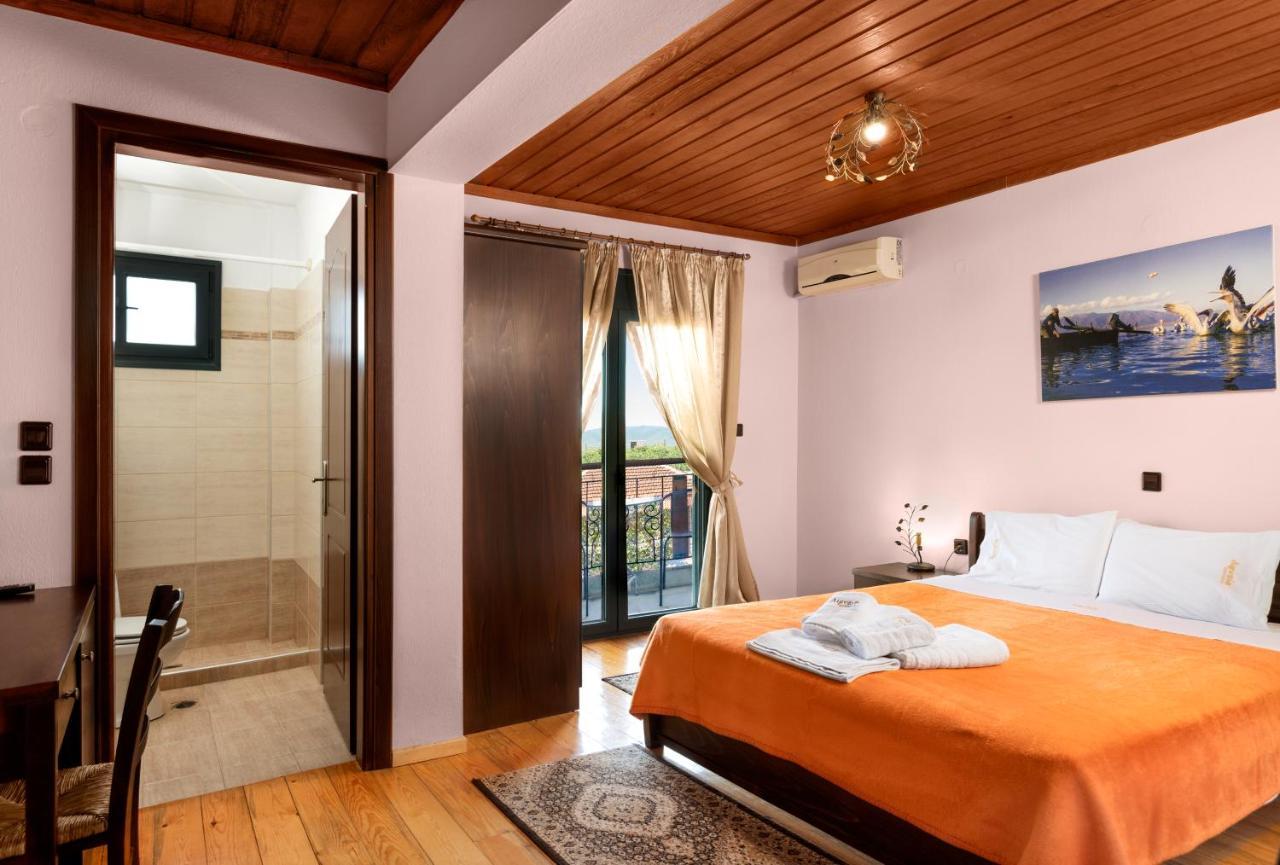 Limnaio Hotel Khrisokhórafa Buitenkant foto