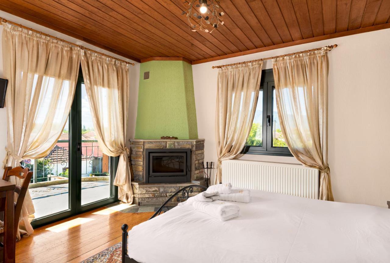 Limnaio Hotel Khrisokhórafa Buitenkant foto