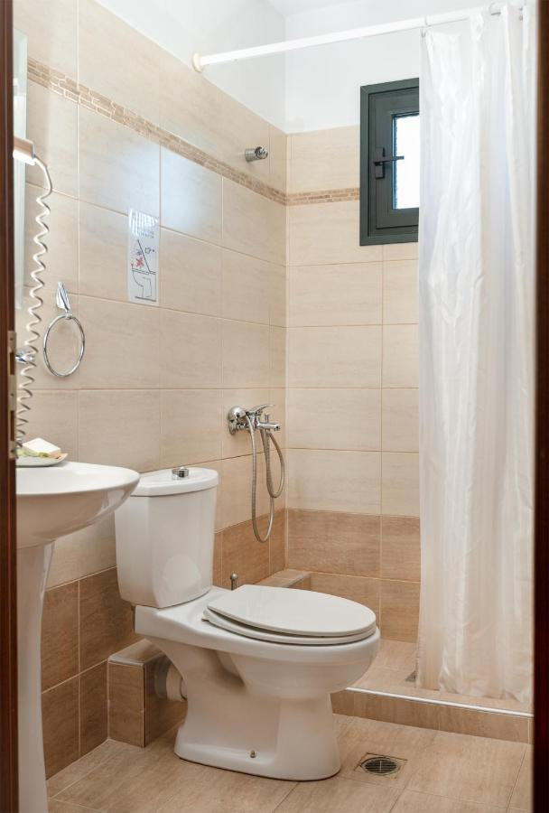 Limnaio Hotel Khrisokhórafa Buitenkant foto