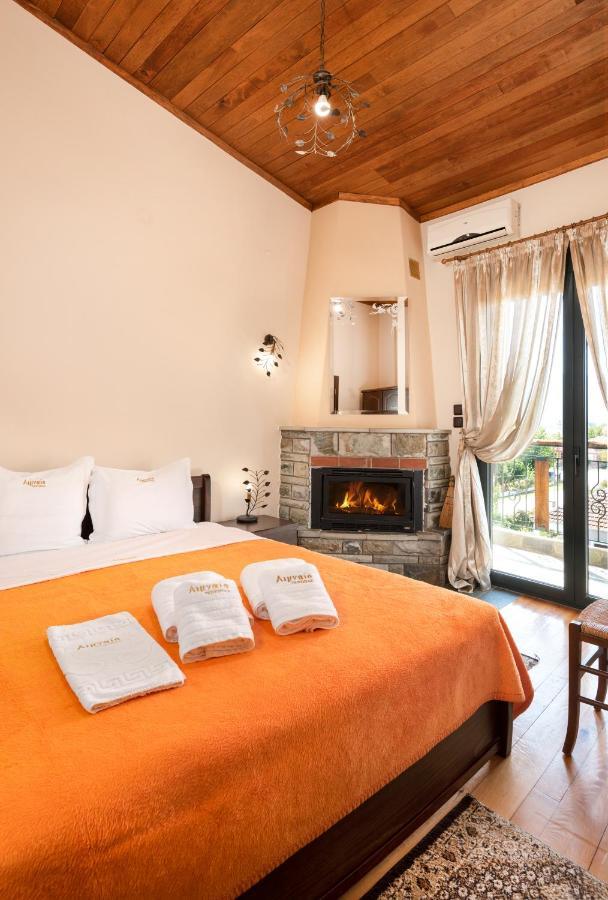 Limnaio Hotel Khrisokhórafa Buitenkant foto